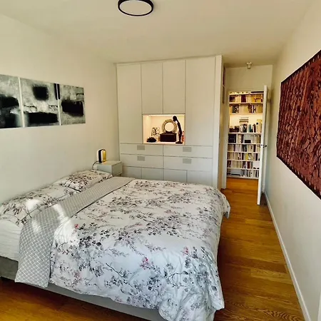 Apartament For 2 With Balcony In Paryż