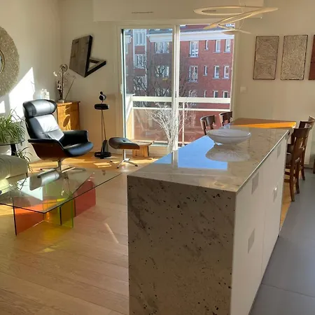 Apartament For 2 With Balcony In