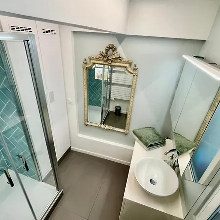 For 2 With Balcony In Apartment
